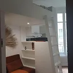 Au pied du Trocadéro